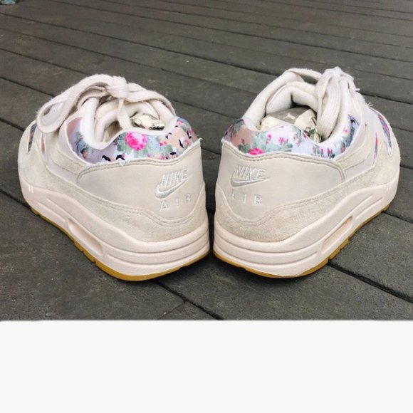 NIKE AIR MAX Sneakers with Floral Design - Picture 8 of 12